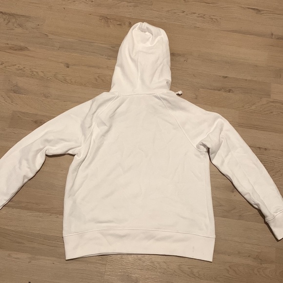 White Levi’s sweatshirt - Picture 7 of 8